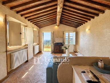 Foto Casa indipendente in via di Luciano, Massarosa di 185 m² con 10 locali