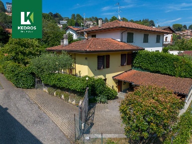 Foto Villa unifamiliare in Via Rancio 13, Luvinate di 90 m² con 3 locali