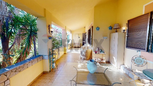 Foto Villa unifamiliare in Località Defensola SNC, Vieste di 240 m²
