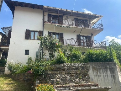 Foto Villa unifamiliare in Via Frà, Frabosa Sottana di 140 m² con 5 locali