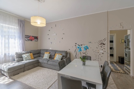 Foto Appartamento in via xx settembre, Arona Centro di 100 m² con 4 locali