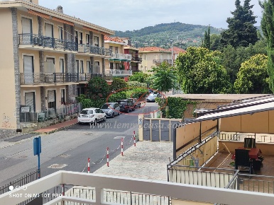 Foto Posti auto in Via Mario Capocaccia, Diano Marina Centro di 30 m²