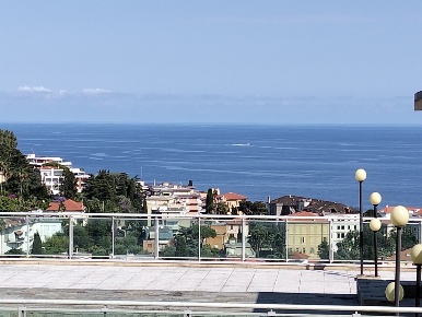 Foto Appartamento in Via Privata Serenella 34, Sanremo di 55 m² in vendita
