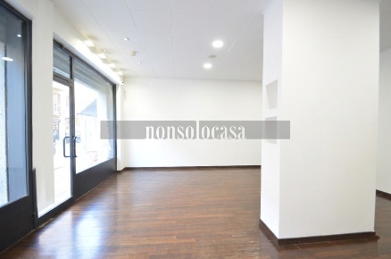 Foto Locale commerciale in Via Alessandro Manzoni 184, Perugia di 75 m²