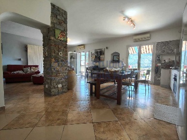 Foto Appartamento in Via Grossi Bianchi, Sanremo Poggio di 115 m²