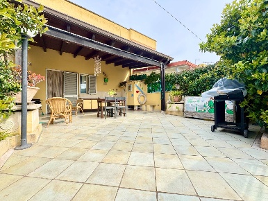 Foto Villa a schiera in Viale Dei Pashà, Melendugno di 96 m² con 8 locali