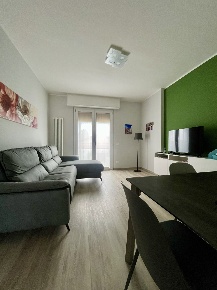 Foto Appartamento a Massa Marina di Massa Centro di 80 m² con 4 locali
