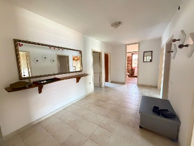 Foto Appartamento in Via como, Agliana di 100 m² con 5 locali in vendita