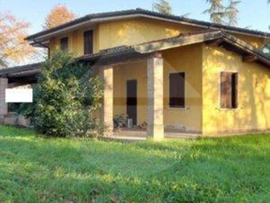 Foto Appartamento in Gambalone, Borgo San Giacomo Centro di 317 m²