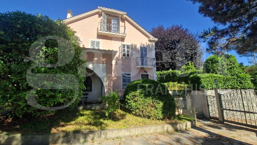 Foto Villa singola in Via San Felice 18, Pino Torinese di 300 m² in vendita