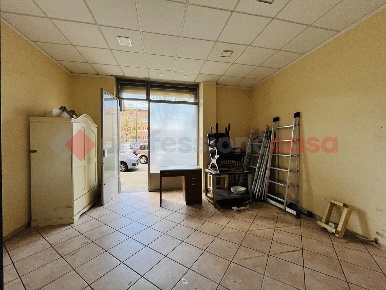 Foto Negozio in Corso MONTE GRAPPA 110, Torino Parella di 40 m² in affitto