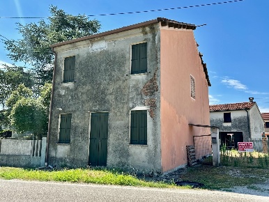 Foto Casa indipendente in Via ARZARELLO SNC, Borgo Veneto di 170 m²