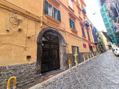 Foto Appartamento in Via Stella 45, Napoli Sanità di 160 m² con 6 locali