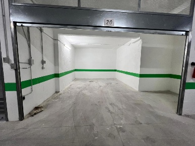 Foto Box in Via Luciano Zuccoli 15, Roma Talenti - Monte Sacro di 30 m²
