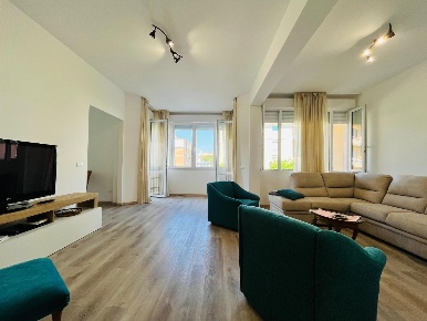 Foto Appartamento a Viareggio Città Giardino di 160 m² con 5 locali