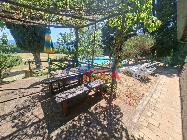 Foto Appartamento a Casole d'Elsa di 70 m² con 4 locali in vendita
