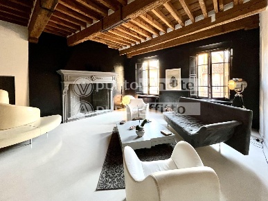 Foto Appartamento a Lucca Piazza Napoleone - San Michele di 180 m²