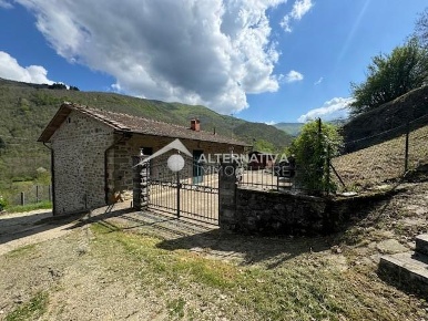 Foto Casa indipendente a Castel San Niccolò Ghezzano di 190 m² con 6 locali