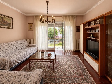 Foto Villa unifamiliare a Lucca Sant'Anna di 246 m² con 13 locali