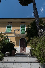 Foto Villa unifamiliare a La Spezia Favaro - La Lobbia di 300 m² in vendita