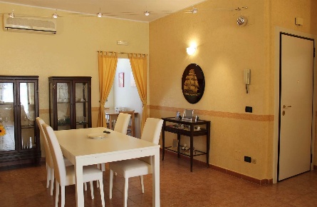 Foto Appartamento a Canosa di Puglia Centro di 100 m² con 4 locali