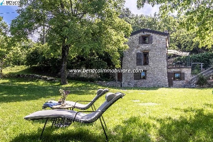 Foto Rustico in Loc. Monti, San Zeno di Montagna di 95 m² con 3 locali