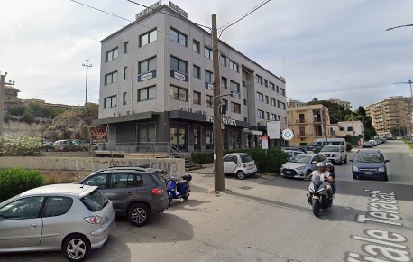 Foto Garage in VIALE TERACATI 35, Siracusa Santa Panagia - Teracati