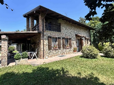 Foto Villa unifamiliare in Via Ferdinando di Borbone  60/62, Piacenza