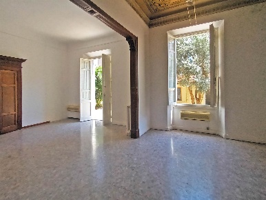 Foto Ufficio a Firenze Porta al Prato - San Jacopino di 245 m² con 5 locali