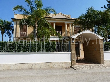 Foto Villa unifamiliare in Piazza esedra, Avola Centro di 680 m² in vendita