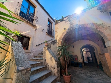 Foto Appartamento in Via Alagona 66, Siracusa Ortigia di 58 m² con 2 locali