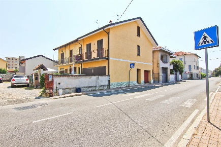 Foto Case semi ndipendenti in Via Cesare Battisti 25, Cogliate Centro