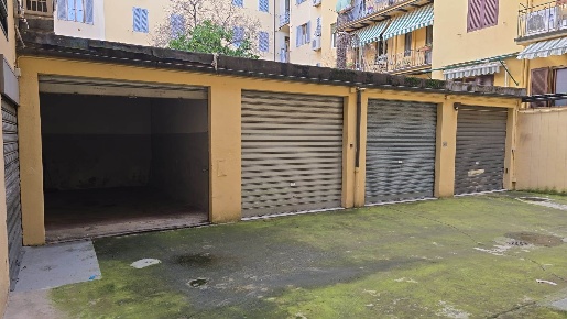 Foto Garage in Via Laugier, Firenze Campo di Marte di 16 m² con 1 locali