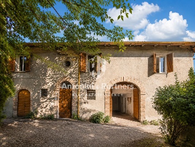 Foto Case semi ndipendenti in Vocabolo Capertame, Massa Martana di 571 m²