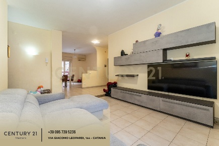 Foto Appartamento in Via Italo Svevo 12, Catania Centro di 102 m²