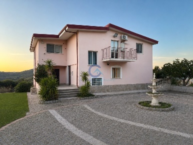 Foto Appartamento a Catanzaro Fortuna - Corvo di 170 m² con 4 locali