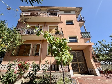 Foto Appartamento in Via Paolo Borsellino 9, Diano Castello Centro di 76 m²