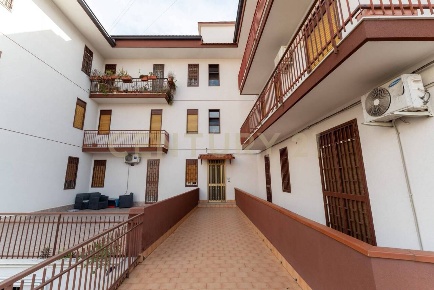 Foto Appartamento in Via Salvatore Quasimodo 7, Gravina di Catania di 94 m²