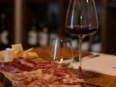 Foto Bar a Milano Porta Venezia di 150 m² con 3 locali in vendita