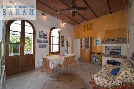 Foto Casa indipendente in Via Matteotti 209, Viareggio Centro di 180 m²