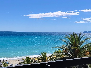 Foto Attico in Lungomare Migliorini, Finale Ligure Centro di 90 m²