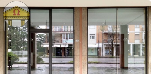 Foto Negozio a Treviso di 240 m² con 1 locali in vendita