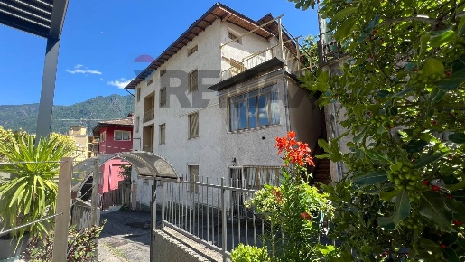 Foto Hotel in via Cave di Sopra 1, Darfo Boario Terme Centro di 475 m²