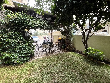 Foto Villa a schiera in VIA DEL PORTO 100/R, Vasto di 246 m² con 8 locali