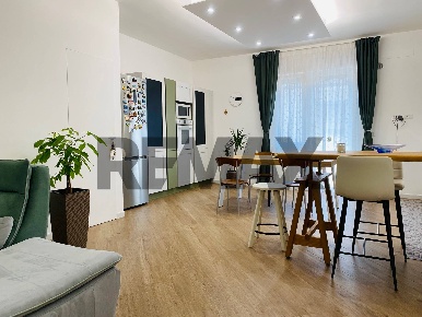 Foto Appartamento in Via Giulio Petroni 94, Bari Poggiofranco di 130 m²