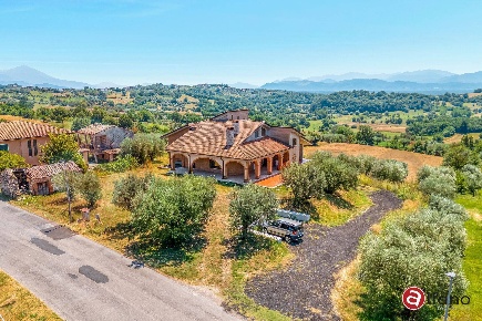 Foto Villa unifamiliare in Via Girate 4, Ripi San Giovanni di 480 m²
