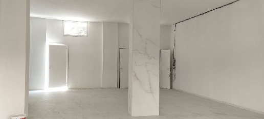 Foto Attività commerciale in Via Francesco Arnaldi, Napoli Pianura