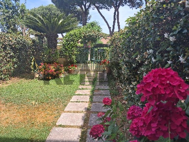 Foto Villa a schiera in Strada Diversivo Nocchia 4, Sabaudia di 125 m²
