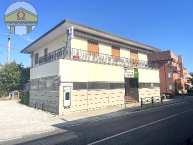 Foto Negozio a Povegliano di 500 m² con 15 locali in vendita