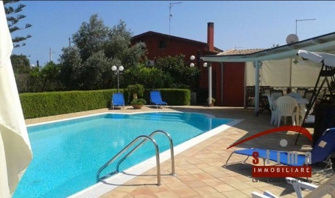 Foto Villa unifamiliare in traversa  Bonavia, Siracusa Cassibile di 250 m²